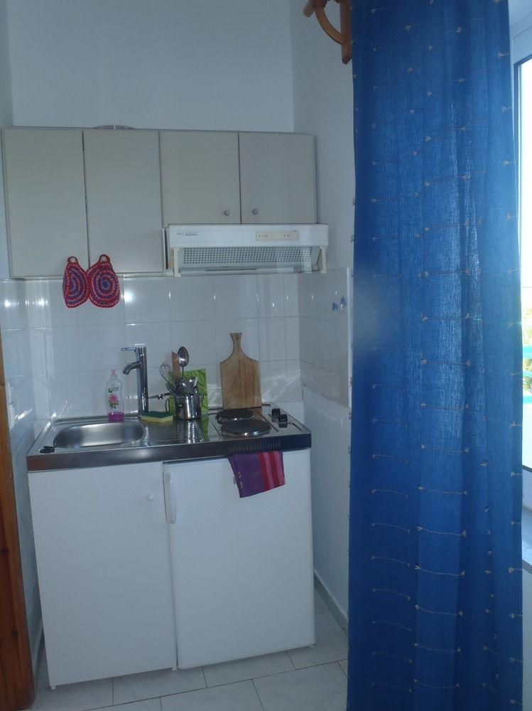 Sea Shell Apartments Pirgos Psilonerou Exterior photo